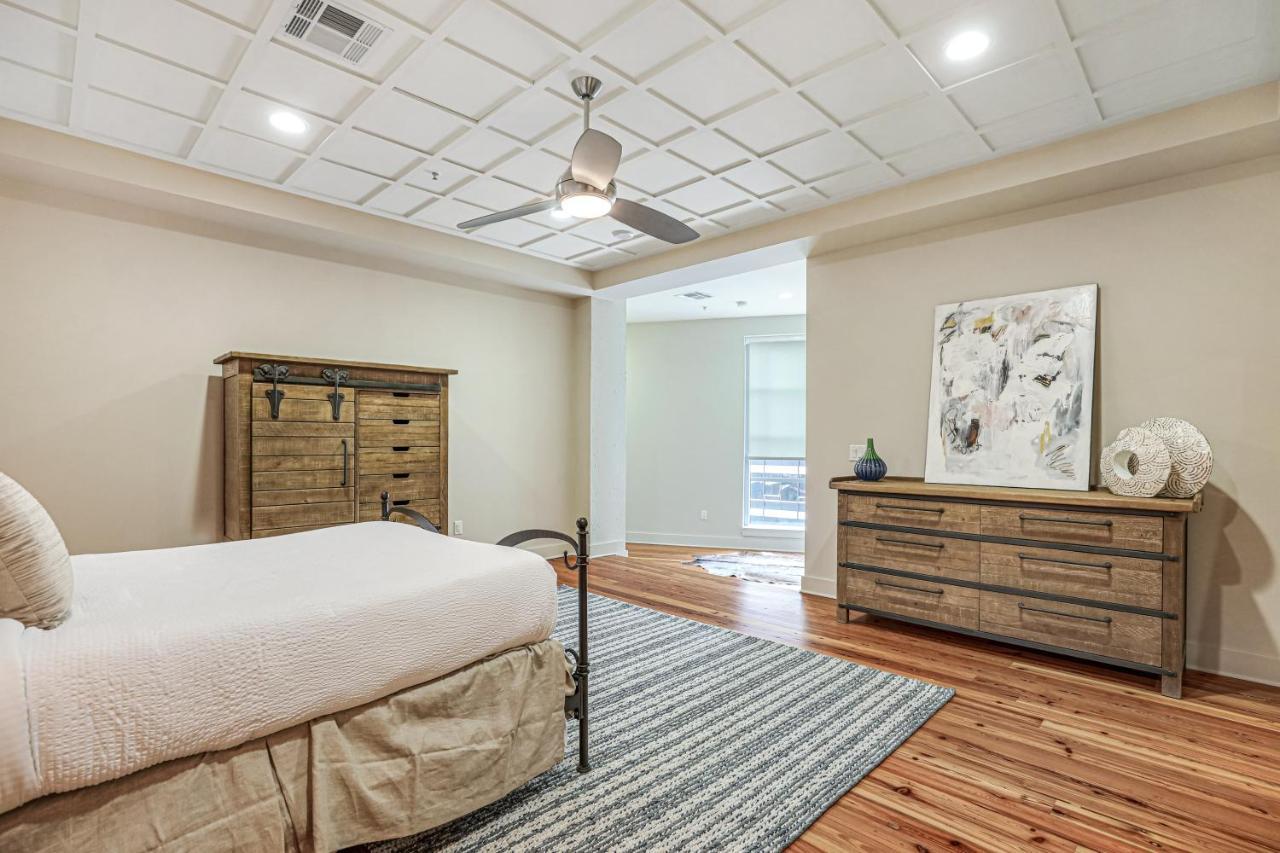 2 Bedroom Elegant Condos In Downtown ニューオーリンズ エクステリア 写真