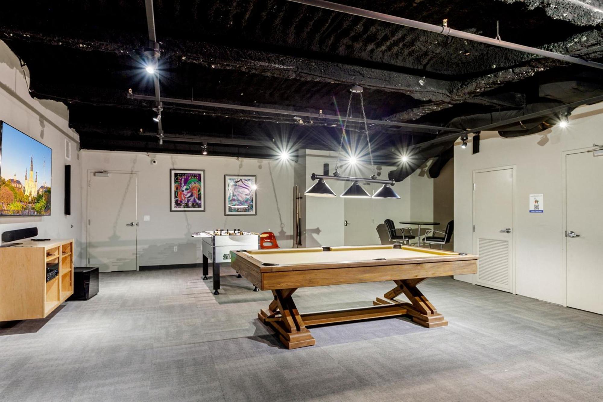 2 Bedroom Elegant Condos In Downtown ニューオーリンズ エクステリア 写真