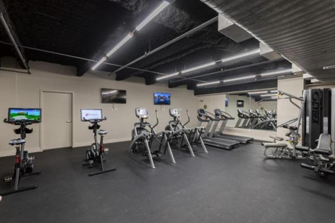 2 Bedroom Elegant Condos In Downtown ニューオーリンズ エクステリア 写真
